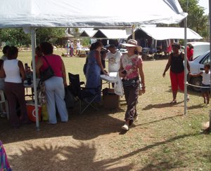 yard sale shoppers